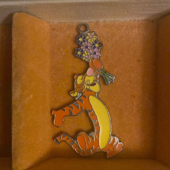 Tigger (Disney Winnie the Pooh) Pendant - Picture 1 of 4